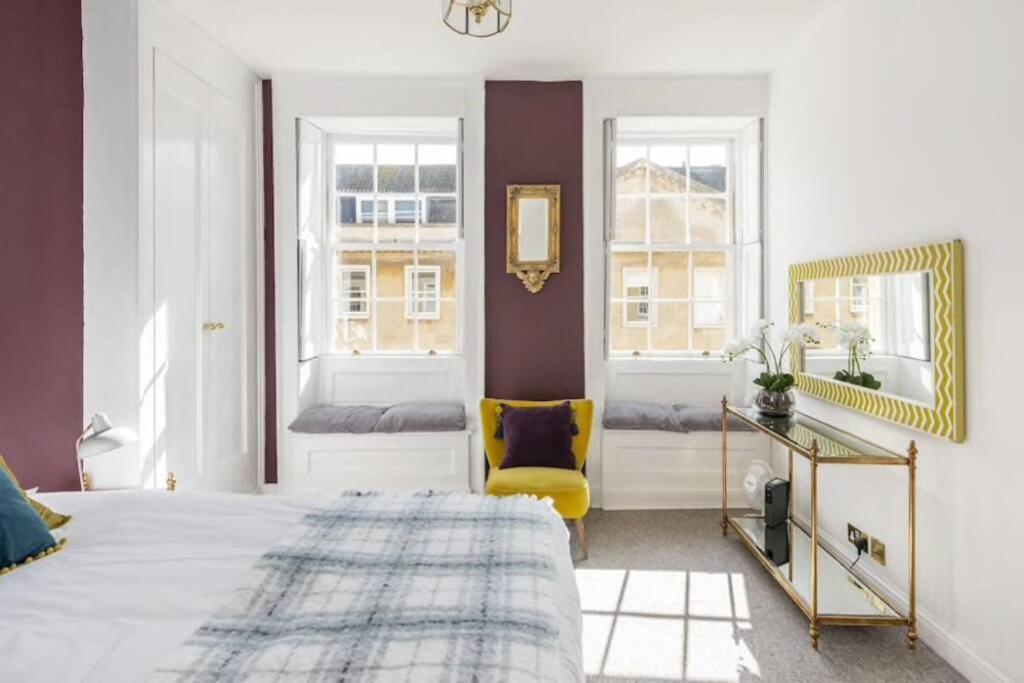 Georgian Apartment Located In The Center Of Bath. Exterior photo